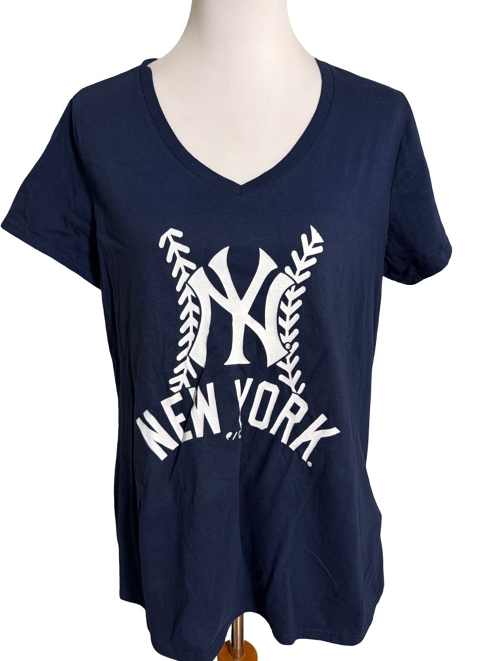Fanatics Navy V-Neck New York Graphic Tee
